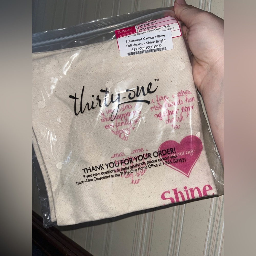 Thirty One Signature Canvas Pillow Cover-Full Hearts/Shine Bright NEW